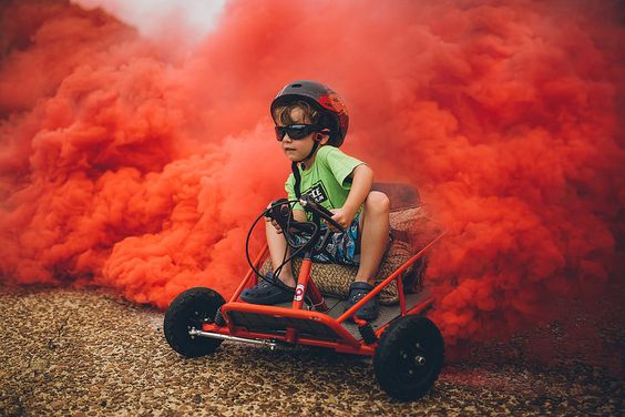 عکاسی با دود رنگی برای کودکان